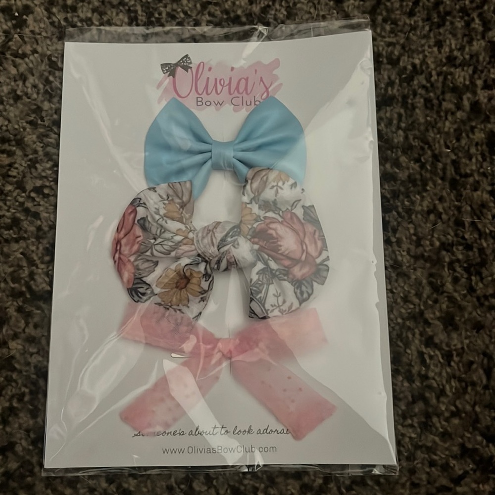 Olivia’s bow club baby blue, baby pink lace, and flowers bow NWT 3 sets bow